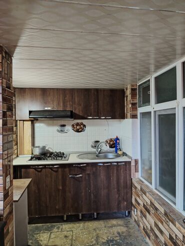 Uzunmüddətli kirayə mənzillər: Kirayə üçün kiçik mənzil/otaq - Mətbəx: yığma mətbəx mebeli, qaz — 1