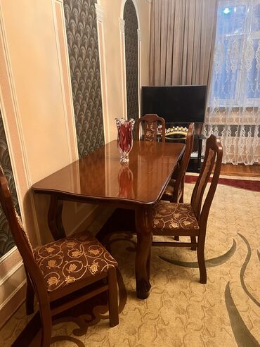 Masa və oturacaq dəstləri: İşlənmiş, Oval masa, 6 stul, Açılan masa, Qonaq otağı üçün, Türkiyə