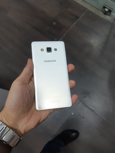 Elektronika: Samsung Galaxy A7 2016, 16 GB
