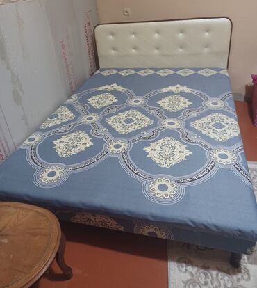 iki nəfərlik çarpayılar: Двуспальная кровать, С подъемным механизмом, Азербайджан