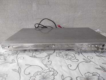 psp player in Кыргызстан | PSP (SONY PLAYSTATION PORTABLE): Продаётся DVD player, табло не работает, диски показывает, без пульта