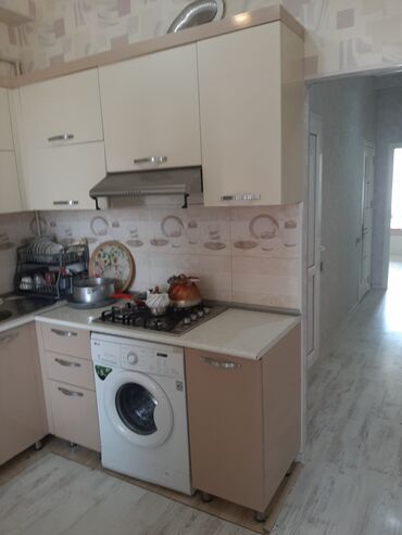 Uzunmüddətli kirayə mənzillər: Mənzil – san/qovşağı və balkon təsviri - Hamam: Divar və döşəmə — 9