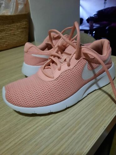 skecers patike: Nike, 37.5