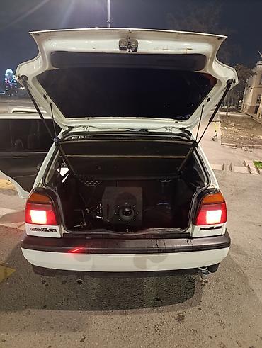 Volkswagen: Volkswagen Golf: 1993 г., 1.8 л, Механика, Бензин, Хэтчбэк — 14