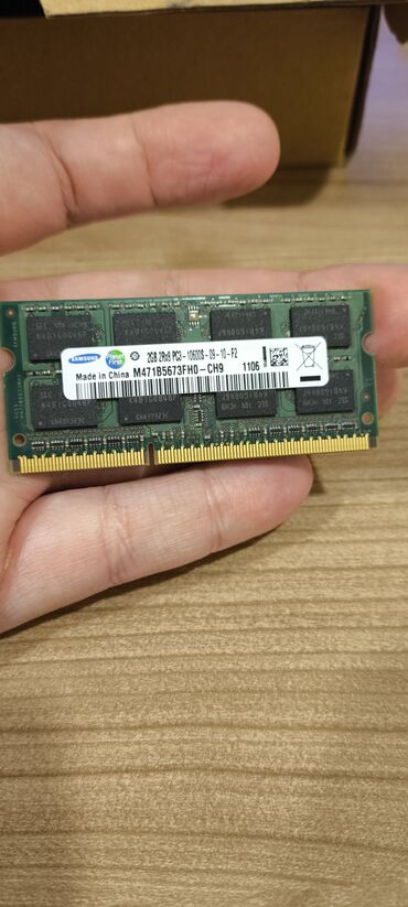 samsung 2gb 1rx8 pc3 ram 10600u 09 11 a1: Operativ yaddaş (RAM) Samsung, 2 GB, 1333 Mhz, DDR3, Noutbuk üçün, İşlənmiş