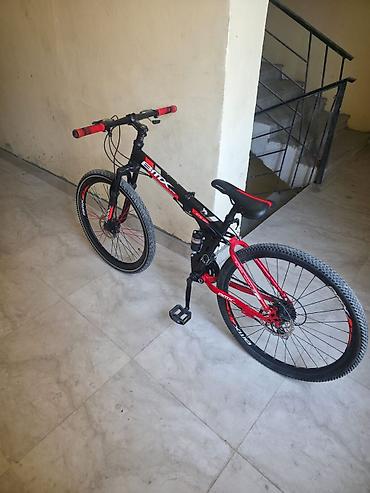 yesebet: BMX GTM tipli dağ velosipedi. Qara-qırmızı rəng kombinasiyasında — 2
