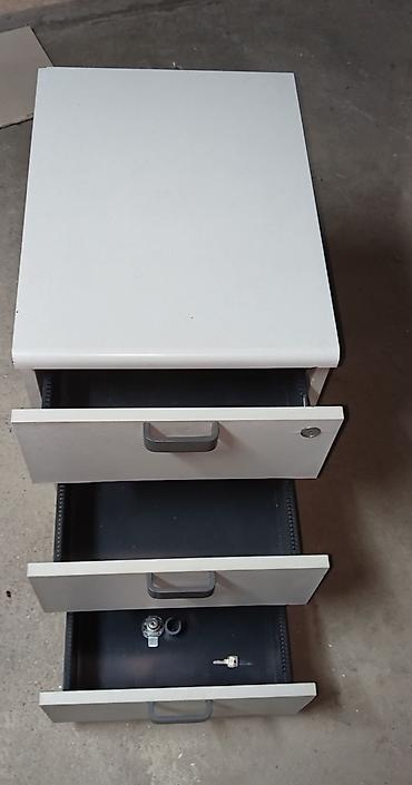 Kancelarijski fiokari: Kancelarijski fiokar na točkićima – 3 fioke, - Materijal: metalno — 6