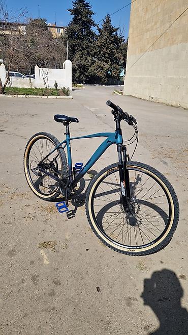 Velosipedlər: Dağ/şosse hibrid velosipedi - Alüminium gövdə, aerodinamik dizayn; — 1
