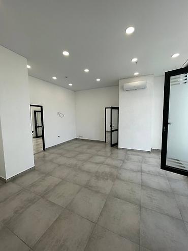 Аренда офисов: Аренда офисов, 123 м², В жилом комплексе, С видом на горы, 1 линия, С отдельной кухней — 4