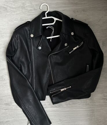 кожа куртка: Женская куртка Love Republic, XS (EU 34), цвет - Черный