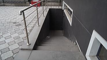 Аренда помещений свободного назначения: Сдается коммерческое помещение площадью 150 кв. м в современном — 4