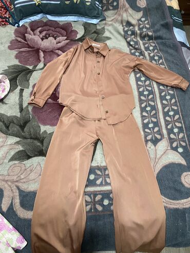 Вечерние платья: Вечернее платье, А-силуэт, Длинная модель, Атлас, С рукавами, С пайетками, M, XS, S — 16