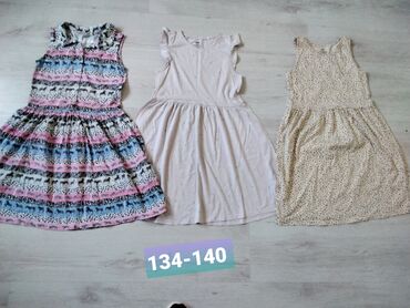 hm haljine: Velicine 134-140 
Sve ocuvano
