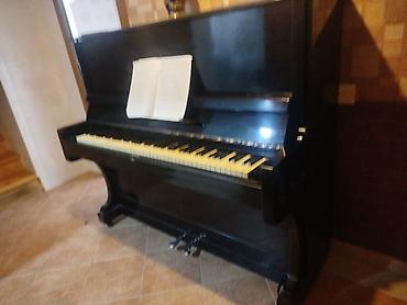 Şaquli piano – klassik qara korpusda, 88 klavişli - Korpus: yüksək