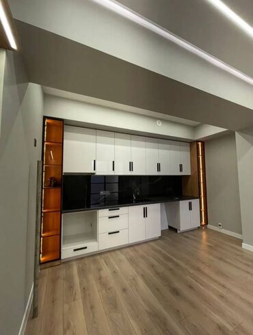 продаю связи с переездом: 3 комнаты, 84 м², Элитка, 8 этаж, Дизайнерский ремонт