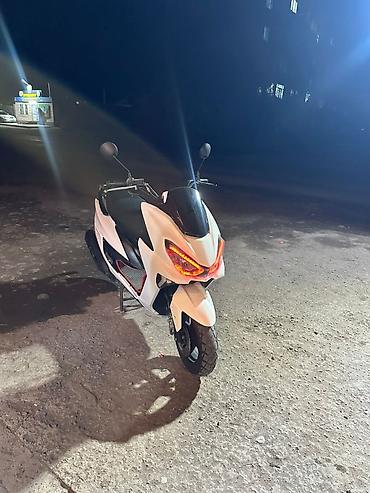 Скутеры: Скутер/мопед городского класса, белый, с агрессивной светодиодной — 13