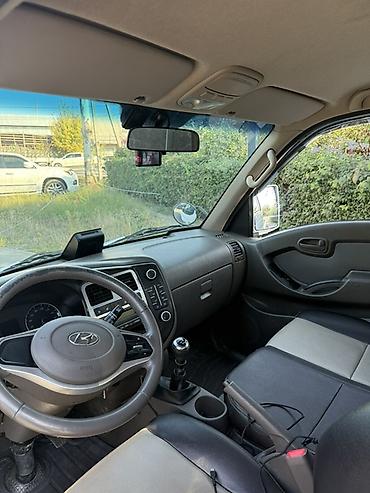 ось: Hyundai Porter (двухдверный бортовой малотоннажный грузовик) Объем — 4