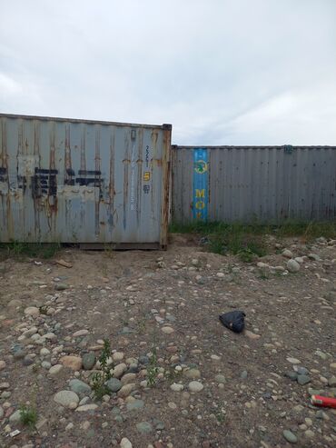 Торговые контейнеры: Продаю 3-контейнера,20-ти тонники,контейнеры находятся в Западном