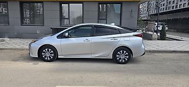 es гибрид: Toyota Prius: 2019 г., 1.8 л, Гибрид, Лифтбек — 3
