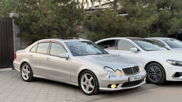 решетка радиатора ист: Mercedes-Benz E-Class: 2005 г., 5 л, Автомат, Бензин, Седан