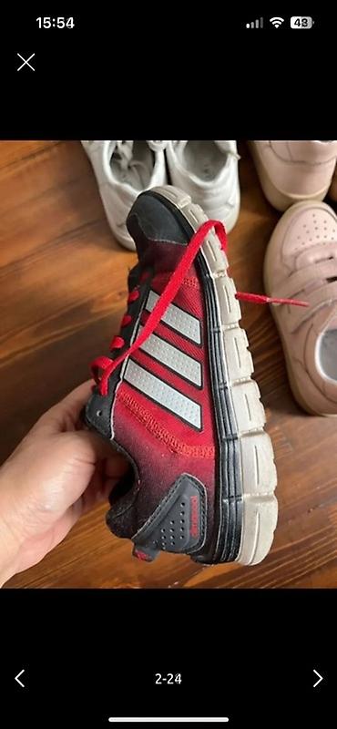 nike react: За все кроссовки 400 сомов (все в удовлетворительном состоянии — 2