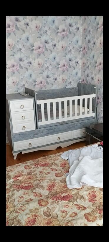 taxta kubu nece hesablanir: Oğlan və qız üçün, Dördbucaq, Beşik, Dəstsiz, Matrassız, Yellənmə mexanizmsiz