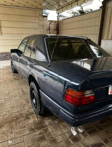 Транспорт: Mercedes-Benz W124: 1989 г., 2.3 л, Механика, Бензин, Седан