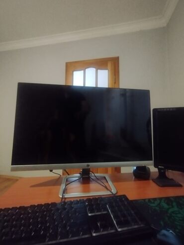 17 monitor: HP 26 Yeni kimidir az istfade olunub 590 manata alinib ideal