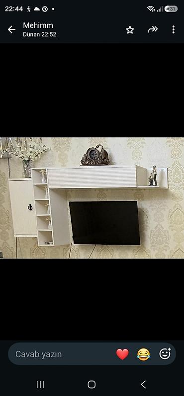 Divar üçün TV modulu və rəf sistemi - Rəng: ağ, xətli dekor panel