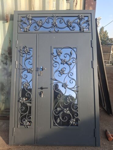 прием черного металла: Изготовление и установка входных металлических дверей с остеклением
