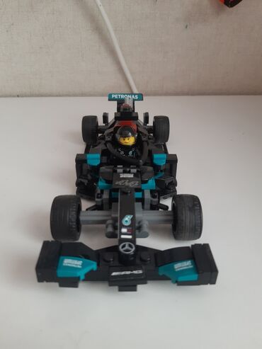 işlənmiş oyuncaqlar: Mercedes f1 maşını lego