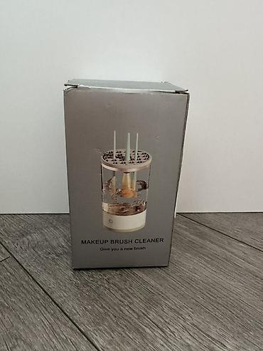 Gözəllik və sağlamlıq: Makiyaj Fırçası Təmizləyicisi - Qutu üzərində: “MAKEUP BRUSH CLEANER — 1