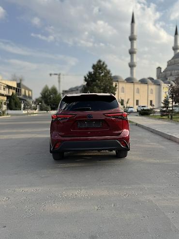 crv 2: Toyota Highlander: 2022 г., 2.5 л, Гибрид, Кроссовер — 2
