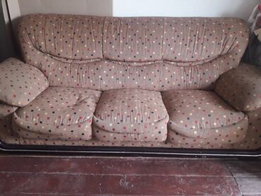 старый диван советский: Продаётся диван.
Цена: 4000с.
Тема не моя, все вопросы по телефону
