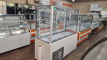 Şaquli vitrinli soyuducu vitrin – market, kafe, şirniyyat və deli