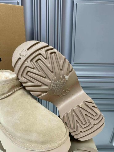 Ugg obuća: Ugg mini čizme, bоја - Bež, 41 — 13