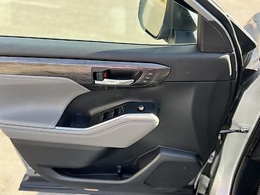 Toyota: Toyota Highlander: 2021 г., 3.5 л, Автомат, Бензин, Кроссовер — 10