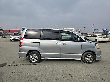 toyota town: Toyota Voxy: 2004 г., Минивэн — 4