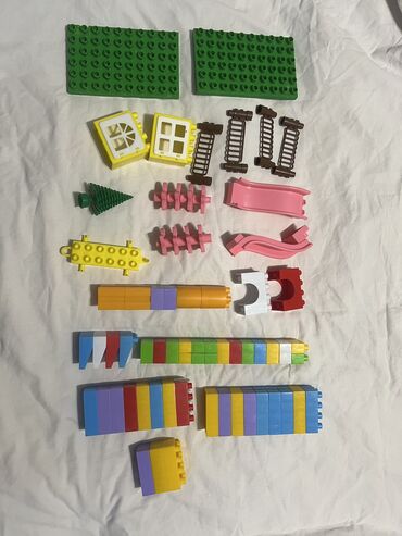 Игрушки: Лего. Детская игрушка. Только колес и пару деталей не хватает, а
