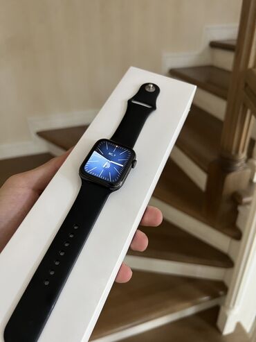 Наручные часы: Продаю Apple Watch SE 44 ММ АКБ 89% родной Коробка зарядка новый