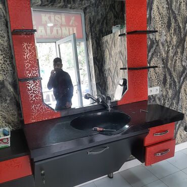 Soyuducular: ❇️Salon ewyalari satilir. 3 nəfərlik gözləmə kreslosu 2 eded berber