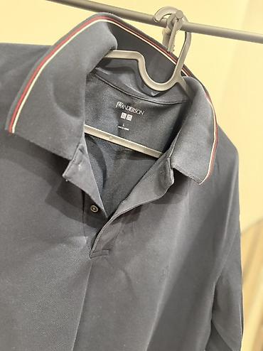 в полоску: Мужское поло J.W. ANDERSON x UNIQLO, размер L Характеристики: - — 2