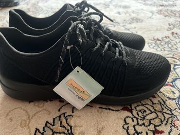 черные форсы: Срочно продаю германскую обувь, не подошел размер