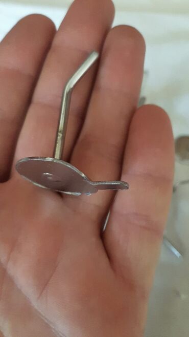 Vitrin üçün aksesuarlar: Məhsul: Mağaza vitrin sistemi üçün perforasiyalı relslər və asqı — 9