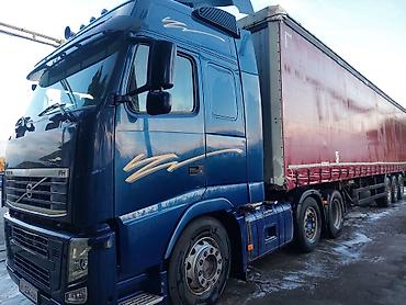Тягач, Volvo, 2009 г., Тентованный — 2
