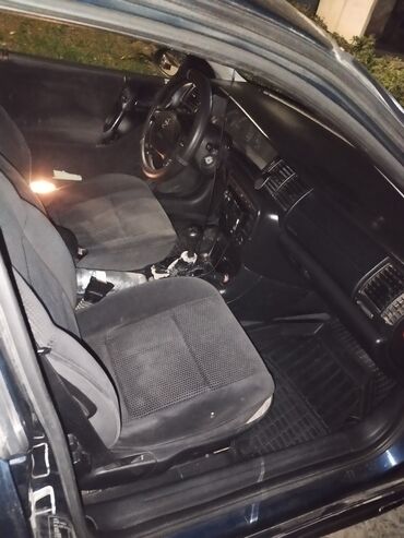 Opel: Opel Vectra: 2001 г., 1.8 л, Механика, Бензин, Универсал — 2