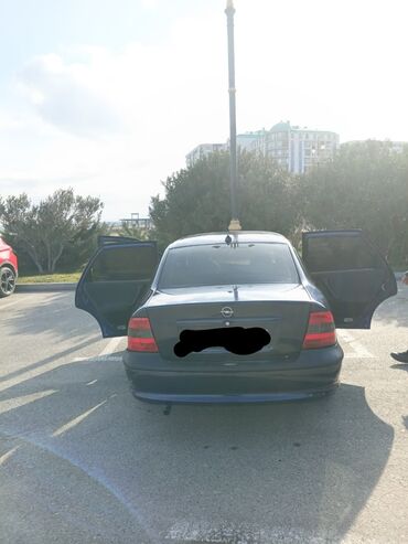 Opel: Opel Vectra: 1.8 l | 1996 il 500000 km Sedan — 2