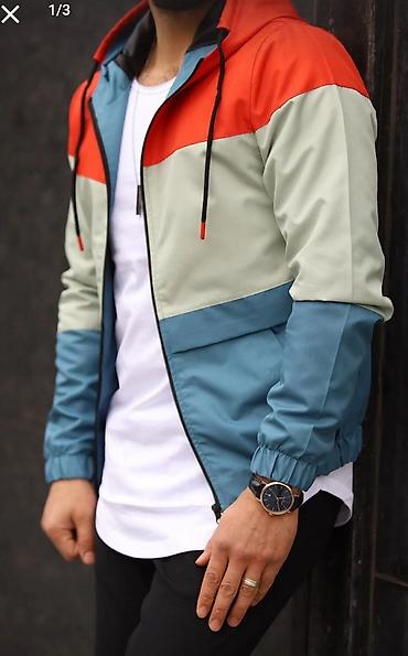 Kişi geyimləri: Kişi üçün kapüşonlu yüngül jaket - Dizayn: 3 rəngli blok – üst hissə — 1