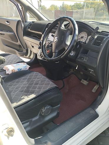 toyota stream: Honda Stream: 2002 г., 2 л, Автомат, Газ, Минивэн — 6
