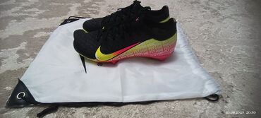 спортивные костюмы для женщин: Мужские кроссовки, 39, Nike, Новый, цвет - Черный, Самовывоз